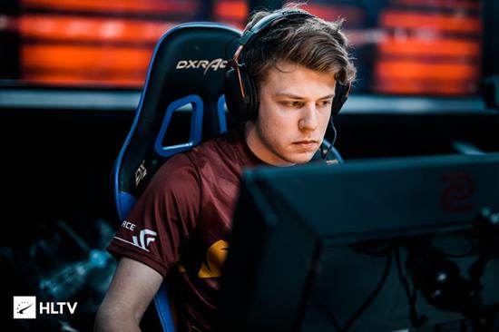 GIANTX 在 VALORANT Champions 2025 中败给了 NRG 的经验，降入下方淘汰赛